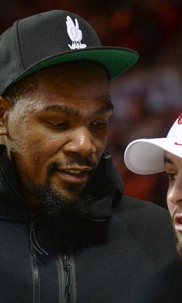 Kevin Durant watches No. 1 Oklahoma dominate TCU